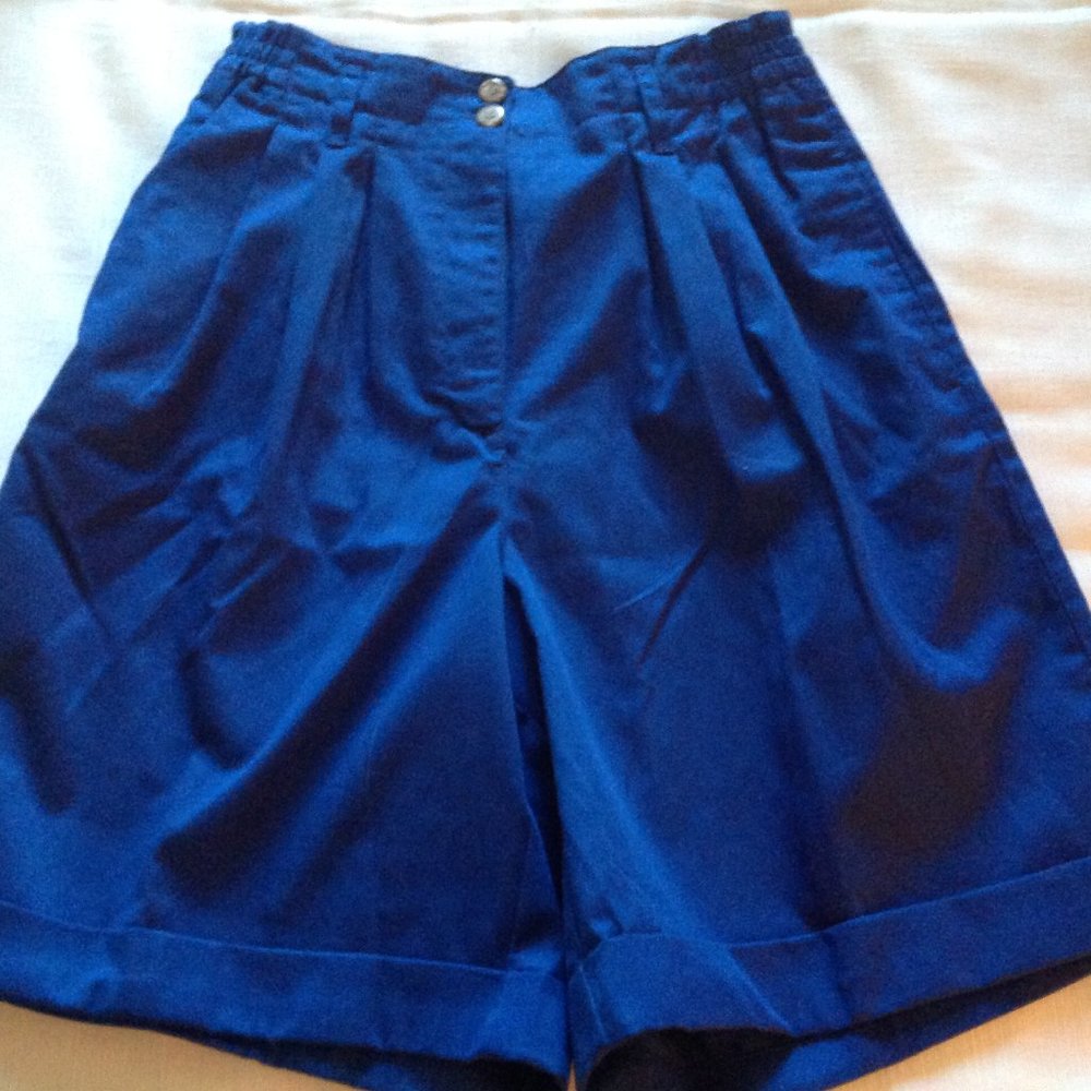 Vintage Karen Scott Women’s Red Pleated Elastic High Waisted Walking Shorts Size